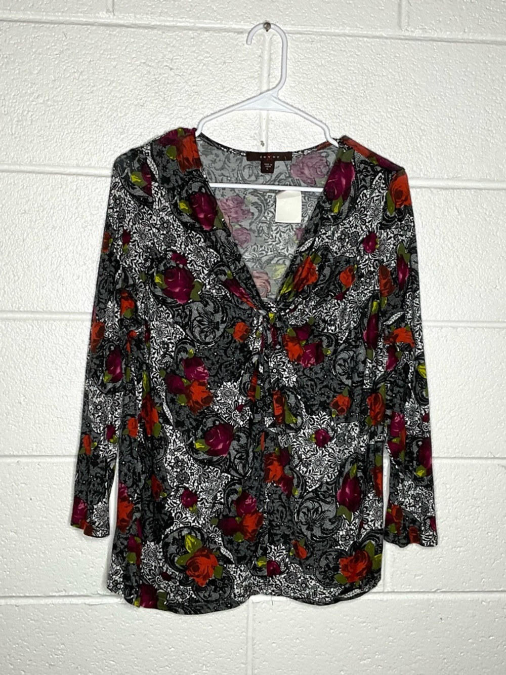 < Y2K NWT Fever Twist Front Floral Long Sleeve Top >